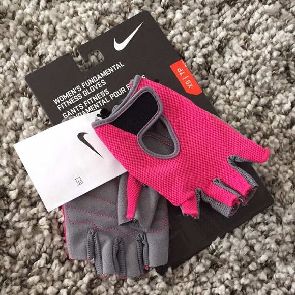 nike women's fundamental fitness gloves